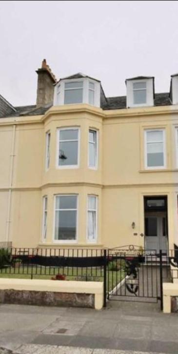 Girvan Guest House Exterior photo